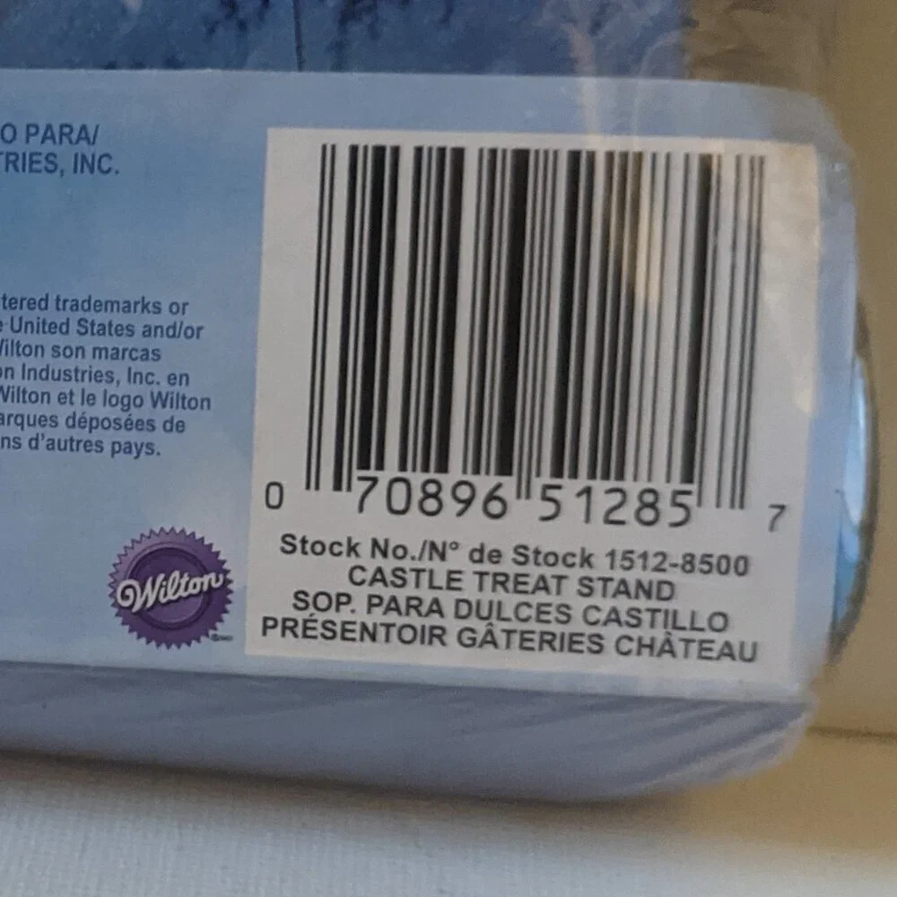 NEW Frozen Disney Castle Wilton Cupcake Treat Stand Xmas Holiday Party Baking